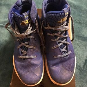 Boys Steph Curry tennis shoes